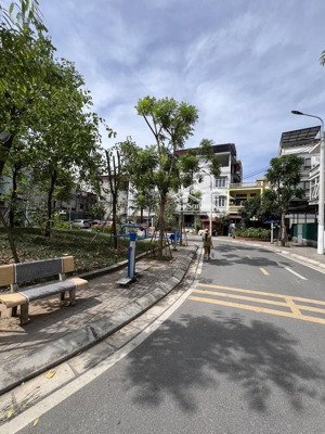 bán nhà 65m2 phân lô ô tô tránh đỗ kinh doanh đỉnh phố kim giang