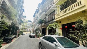 phân lô ô tô đỗ cửa kinh doanh phố hoàng cầu - trần quang diệu - 38 tỷ x 120m2