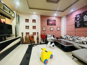 nhà 3 tầng đường 6m thông 5x16