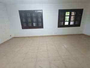 cho thuê nhà nguyên căn hiện đại kđt dịch vọng, cầu giấy. dt 100m2 x 4t, mt 6m. giá 30tr