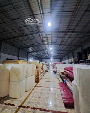 kho quận 12 khuông viên: 5.100 m² dt: 4.800 m² giá: 300tr/tháng pccc tự động nền epoxy