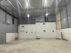 Cần cho thuê 210m kho xưởng đường Lĩnh Nam, giá 19tr/th