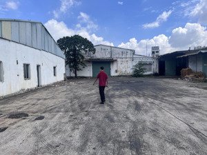 kho xưởng 1500m2 đường xe cont hoàng hữu nam p long bình