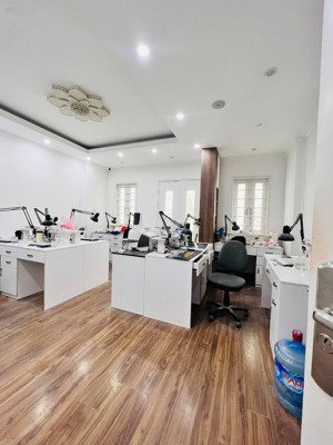 đầu tư - nhà phân lô phố mạc thái tổ, ô tô đỗ cửa, 40m2, mặt tiền 5m, giá 18.9 tỷ. lh 