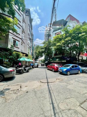 nhà đẹp hoàng quốc việt sẵn ở - cực gần phố, 30m ra ô tô tránh - thoáng sáng, 6 tầng nhỉnh 8 tỷ.