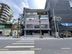 cho thuê mbkd phố huế - hoàn kiếm 300m2 diện tích, mặt tiền 10m, thông sàn, pccc, kd sạch sang đẹp