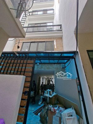 ccmn 11 phòng - 50m ra bạch mai - khu vực nhu cầu thuê cao - xây mới tinh - nội thất xịn