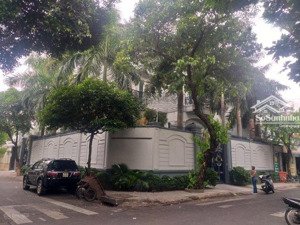 villa sân vườn phong cách nhiệt đới 40x20m- hầm 4 tầng đối diện công viên cây xanh vị trí cực chill