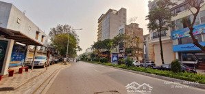 mảnh đất vàng còn sót lại mặt phố lạc long quân, tây hồ. diện tích 166m2, mt 6.1m, vỉa hè rộng