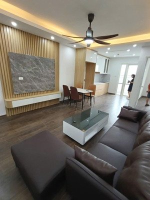 bán gấp căn hộ ở sdu 143 trần phú hà đông, dt 70m2, 2 ngủ, 2vs, giá chỉ 3.99 tỷ, lh 