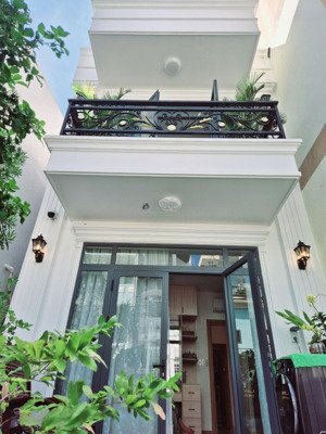 bán nhà mặt tiền ngay nguyễn văn khối, 4,3x16, p9 gò vấp, chỉ 12.xtỷ