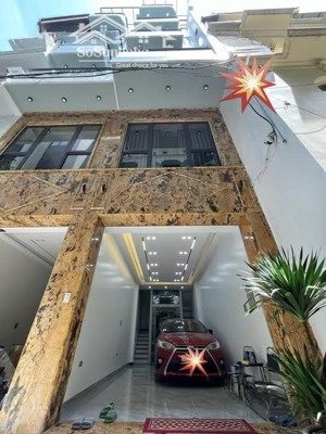 cầu giấy phân lô oto kinh doanh 11 tỷ