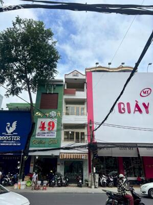 Cho thuê nhà 1 trệt 3 lầu 1 sân thượng mặt tiền đường nguyễn trãi