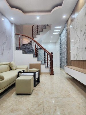 bán nhà kim giang thông thanh liệt 34m2, 4t, 4n, lô góc, ngõ nông, gần phố, cách ô tô chỉ 20m