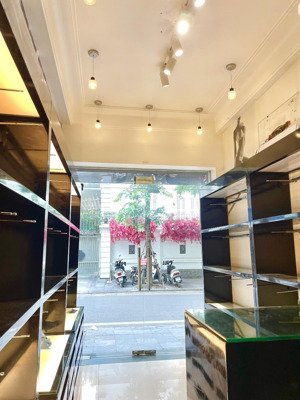 cho thuê nhà mặt phố nguyên căn phố thợ nhuộm hoàn kiếm giá 15 triệu/tháng