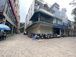 cho thuê mp phan chu trinh, dt 200mx2t, mt 15m, thông sàn, rb, mọi mô hình lh: 
