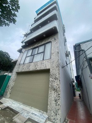 bán nhà ngõ 206 cổ linh- dt 52m lô góc - 6 tầng tháng máy- ô tô đỗ cửa giá 9.6 tỷ