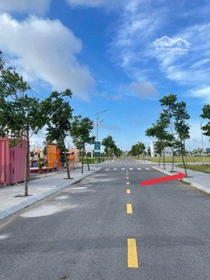 bán lô áp góc khe thoáng tại kđt trái diêm tiền hải diện tích 100m2 giá 2,5 tỷ có thương lượng