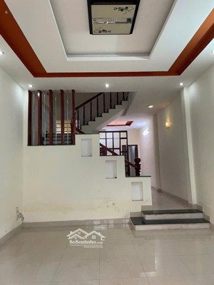 hàng ngộp bank, dt 81m2 ung văn khiêm - bình thạnh. liền kề đại học hutech, sổ sẵn