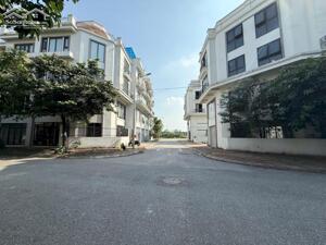 Cần bán căn shophouse 5 tầng dự án Gia Lâm Central metropolitan, Trâu Quỳ, Gia Lâm.