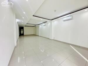 Cho thuê tòa nhà 4.5 tầng trống suốt có thang máy đường 16m Bùi Tá Hán, sầm uất - VP cty, trụ sở giá tốt