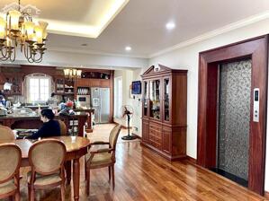 Cho thuê biệt thự thang máy hiện đại KĐT Mễ Trì Hạ. DT 120m x 5t, mt 8m. Giá 45tr.
