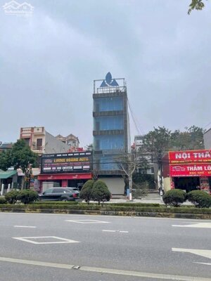 Bán nhà 5 tầng mặt đường Nguyễn Tất Thành - Khai Quang, Vĩnh yên. sử dụng 200m2