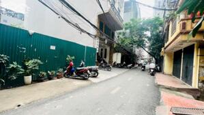 Mặt Phố Đê La Thành MT 8.5M 230M2 56 Tỷ Đoạn Phố Sạch đẹp QHOD