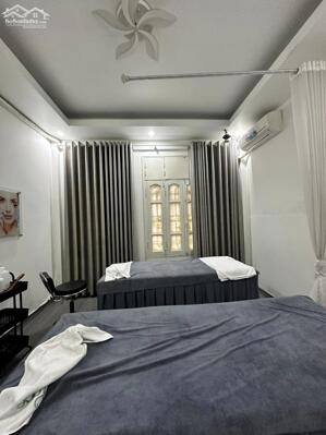 Bán nhà phân lô phố Nguyễn Thị Định ô tô tránh, 40m2, mặt tiền 3.9m, giá 21.5 tỷ. LH 0931 568 166