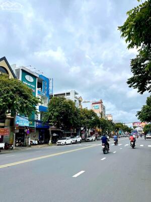 cho thuê nhà 1 trệt 2 lầu 1 lửng mặt tiền đường lý tự trọng, ngang 7,8m