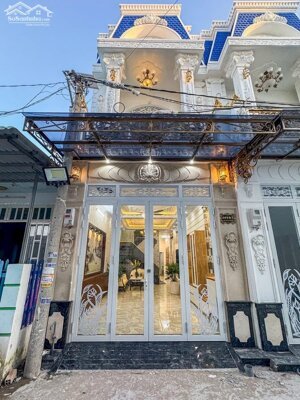 Nhà lầu rộng Full nội thất - Đậu ô tô trong nhà - Gần trường ĐH Y Dược và ĐH Cần Thơ