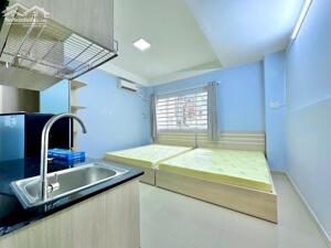Căn Hộ 30m2 với Cửa Sổ Lớn Quận 3 Gần Công Viên Lê Thị Riêng, Bờ Kè Hoàng Sa
