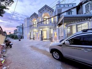 Nhà lầu xây mới hẻm 28 Huỳnh Phan Hộ, gần chợ Hồi Lực