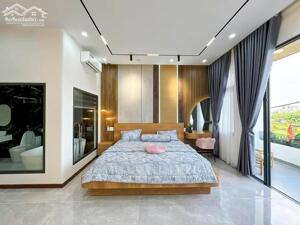  NHÀ PHỐ CAO CẤP – GẦN TRUNG TÂM MUA SẮM – SỔ HỒNG RIÊNG – GIÁ ƯU ĐÃI