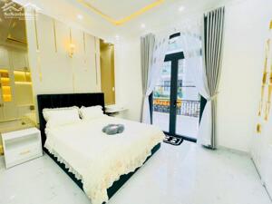 Bán nhà mặt tiền Hùng Vương-Nguyễn Chí Thanh phường 9 quận 5, DT: 3.8x16m, 4 lầu, giá 17.6 tỷ