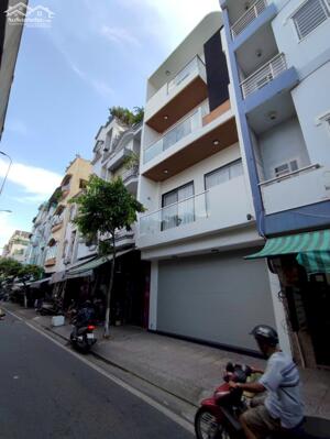 BÁN NHÀ MẶT TIỀN KHÁNH HỘI – TRUNG TÂM QUẬN 4 – GIÁ CHỈ 21.5 TỶ Diện tích: 6 x 15m – Công nhận: 85m²