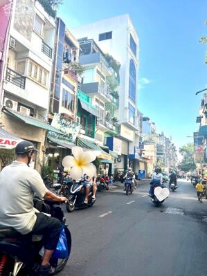 Tân Bình, liền kề Cách Mạng Tháng Tám, 5 Tầng, hẻm thông, gần hẻm xe hơi, 4pn, 35m3, 4.75 Tỷ