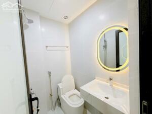 Bán nhà Nguyễn Trãi 10m ô tô đỗ, trước nhà thoáng nhà đẹp xinh 24m giá 5.15 tỷ full nội thất ,sổ vuông A4 . .