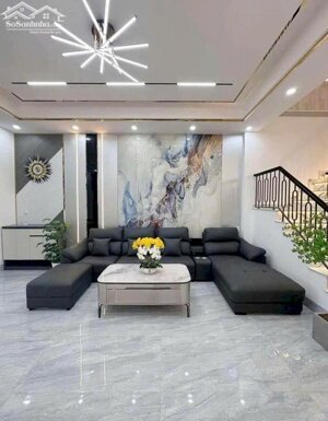  BÁN GẤP NHÀ 3 TẦNG TRUNG TÂM P4, TP. TÂN AN - SỔ HỒNG RIÊNG - GIÁ CHỈ 2.1 TỶ! 