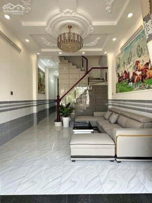 NHÀ PHỐ GẦN VINCOM – KIẾN TRÚC CHÂU ÂU – GIÁ 2 TỶ 3