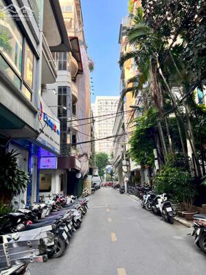 Tòa văn phòng đẹp phố Thái Thịnh Đống Đa 52m2 7 tầng mặt tiền 5.25m