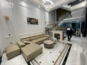 Cho thuê nhà Văn Cao, DT: 76m2 x 4 tầng, 4 ngủ khép kín.