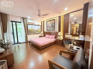 Bán nhà mặt Phố Nguyễn Thái Học 160m² Xây 9 tầng sổ hoàn công giá 78 tỷ hiếm Ba Đình