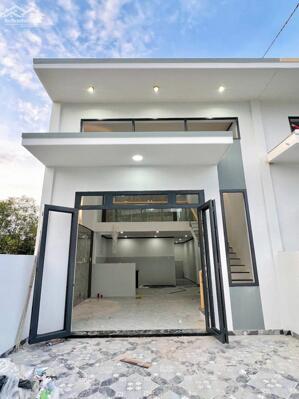 Bán nhà 1 trệt 1 lửng ngay vòng xoay Kim Hằng Tân Uyên