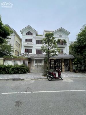 Cho thuê biệt thự mới sang trọng có hầm, thang máy KĐT Nam Cường, Cổ Nhuế. 200m x 4 nổi 1 hầm. 60tr