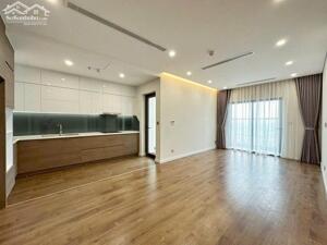 Bán căn hộ 4 phòng ngủ chung cư Ngoại Giao Đoàn – DT 160m2 ( 4PN) – Sổ đỏ lâu dài.