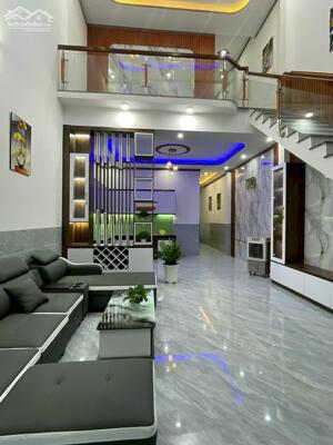 Bán nhà lầu 120m2 gần Ngã 4 Chợ Quang Thắng Trảng Dài TP Biên Hòa có 2 tỷ 580tr