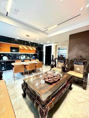 TUYỆT PHẨM. BÁN NHÀ LÂM HẠ LONG BIÊN, PHÂN LÔ, GA RA Ô TÔ CAMRY, KD, GIÁ MỀM