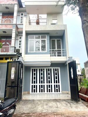 Nhà 1T2L khu dân cư Nam Long đường Liên Phường mới sơn sửa