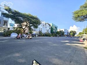 Đất mặt tiền đường 30mét KDC Gia Hoà hướng Đông Nam